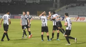 {{ otherArticle[0].article.title }}