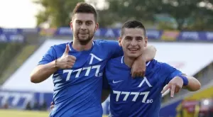 Левски се разделя с двама български футболисти