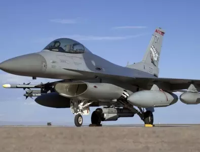 Започна обучението на летци за изтребителя F-16  