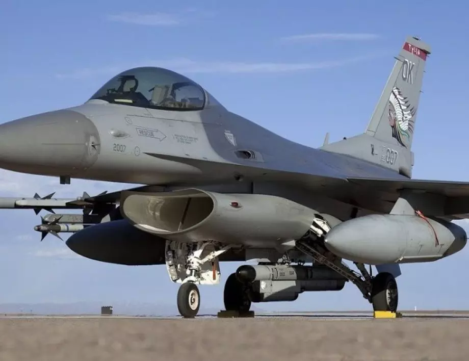 Турски F-16 са приближили хеликоптера на гръцкия военен министър 