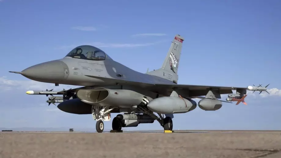САЩ дават на Украйна изтребители F-16?