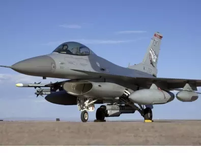  F-16 бе управляван от изкуствен интелект близо цял ден (СНИМКИ И ВИДЕО)