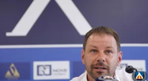 Двама треньори си тръгват от Левски?