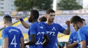 {{ otherArticle[0].article.title }}