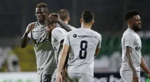 {{ otherArticle[0].article.title }}