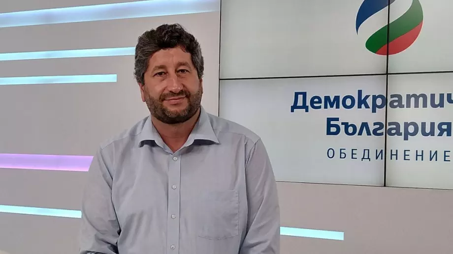 Христо Иванов: Няма връщане назад от онази снима с чекмеджето с пачки