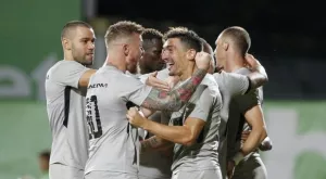 С 10 човека цяло полувреме Лудогорец не даде Ференцварош да диша и покори Унгария