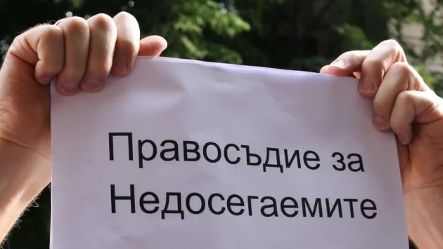 Чиновниците мълчат: За протеста срещу Гешев, за тол системата, за Нова телевизия и за един хотел