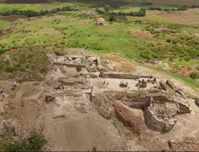 Уникална миниатюра на бронзов кон беше открита в крепостта Русокастро