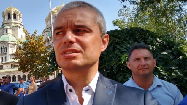 Лидерът на "Възраждане" се готви да сезира ЕС за измама, ако няма балотаж във Варна
