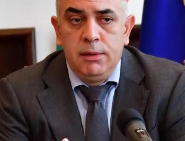 Сливенският кмет Стефан Радев призова стопаните да заколят домашните прасета