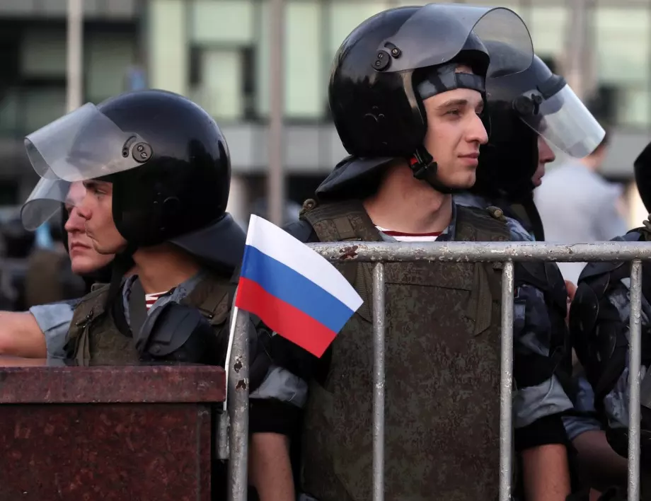 "Респект" по устав: Руската милиция подхвана мигрантите заради "Крокус Сити Хол" (ВИДЕО)