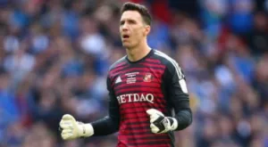 {{ otherArticle[0].article.title }}