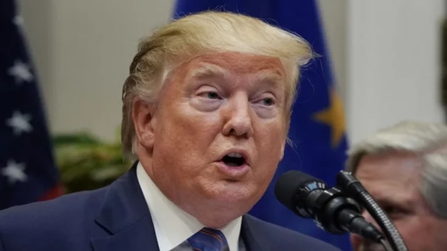 Тръмп временно блокирал военната помощ за Киев заради корупция 