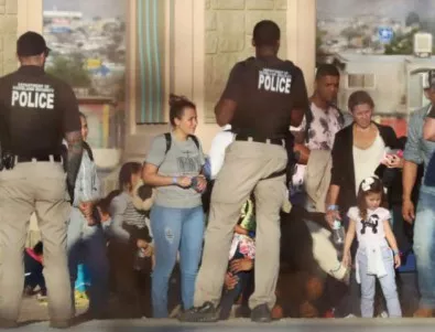 300 имигранти, задържани при рейдовете в Мисисипи, са освободени