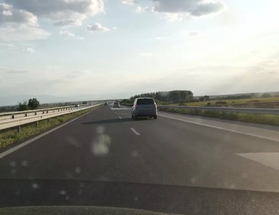 Отклоняват движението по магистрала Тракия заради катастрофа