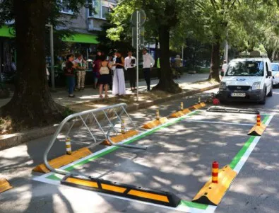 Първият паркинг за велосипеди и тротинетки в София - в стил 