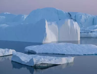 Огромно парче лед се откъсна от най-големия ледник в Гренландия  