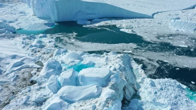 Гренландия вече се топи седем пъти по-бързо и заплашва целия свят
