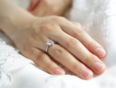 24-годишен мъж предложи брак на 61-годишната му избраница 