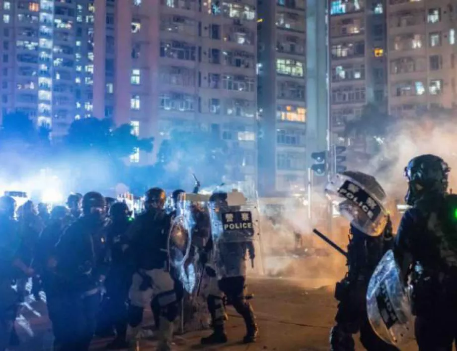 YouTube е спрял 210 канала срещу протестите в Хонконг 