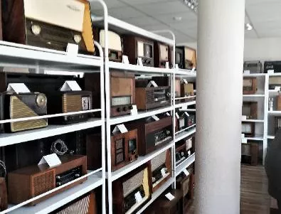 Изложба на уникални радиоприемници откриват в Смолян, сред тях е радиото на Сталин