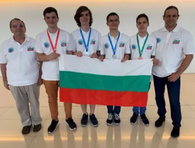 Четири медала за България от Международна олимпиада по информатика в Азербайджан