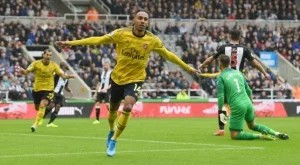 {{ otherArticle[0].article.title }}