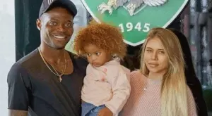 {{ otherArticle[0].article.title }}