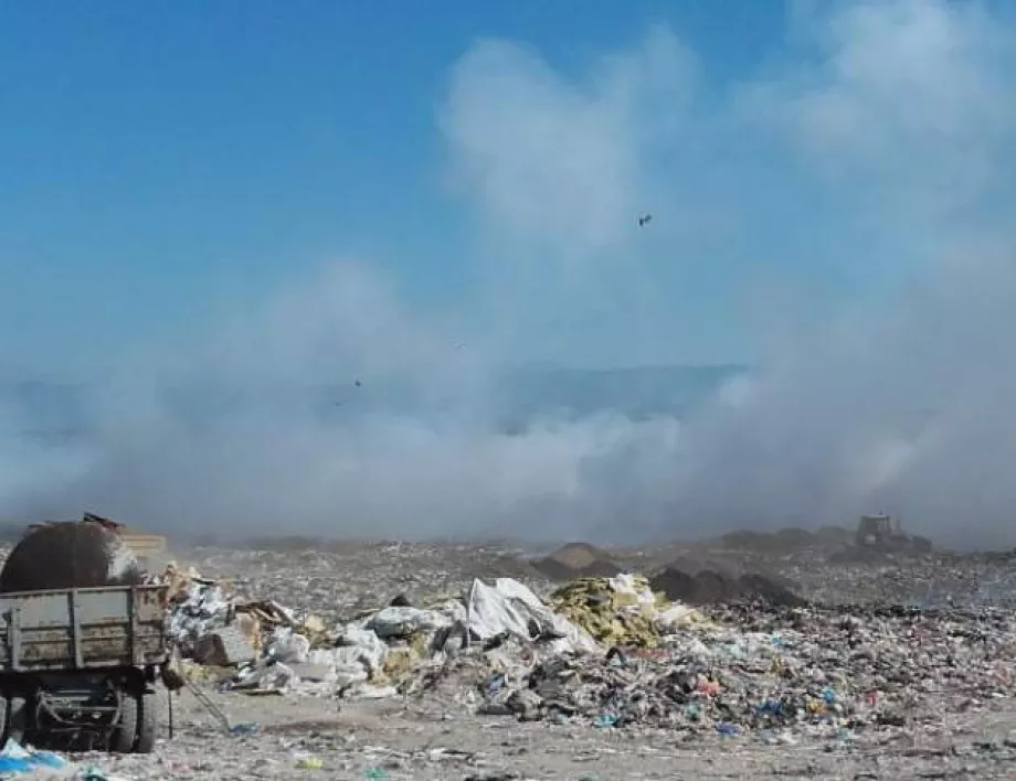 РИОСВ: Има минимално замърсяване на въздуха след пожара в Шишманци 