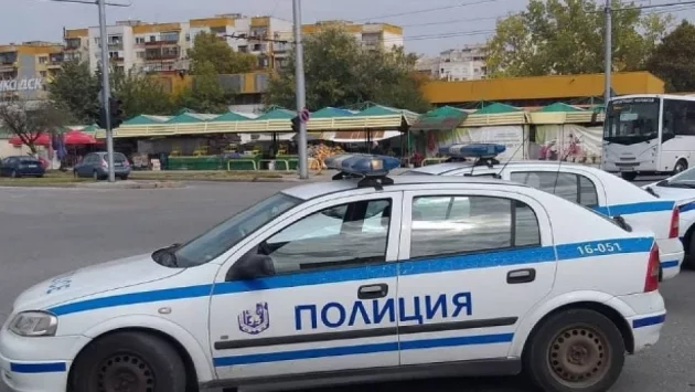 Сигнал за бомба в магазин за дрехи вдигна на крак полицията в Сливен