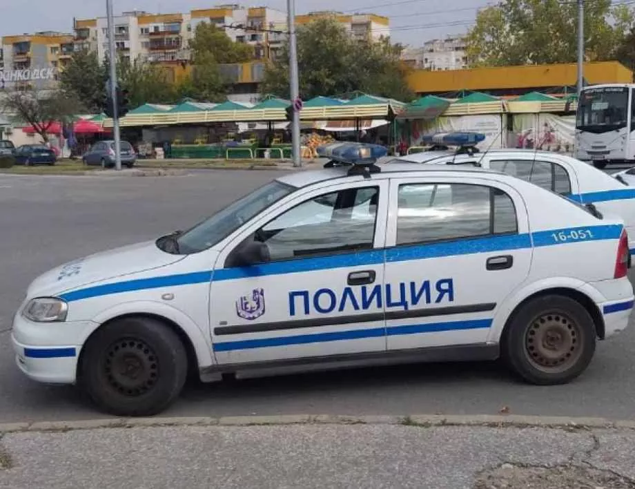 Бой, заплаха с пистолет и нарязани гуми заради засичане на пътя в София