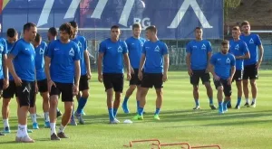 {{ otherArticle[0].article.title }}