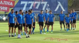 {{ otherArticle[0].article.title }}