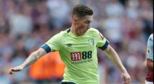 СНИМКА: Състезател за Борнемут бе забелязан да носи яке на Ливърпул в мача между двата тима