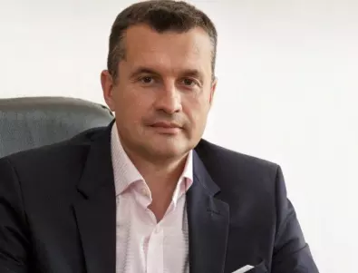 Калоян Методиев: Слави се отнася към депутатите си като към лакеи