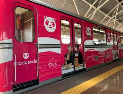 Розова мотриса потегли в софийското метро