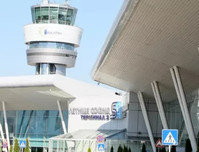 МВнР: Блокираните на парижко летище българи излетяха за България *