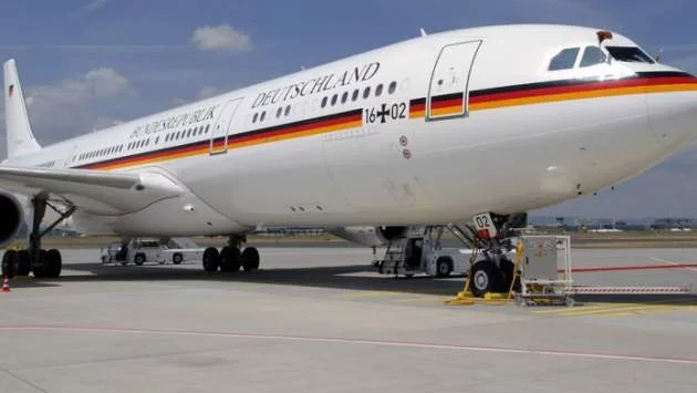 Германският правителствен самолет закъса, министър лети с военен