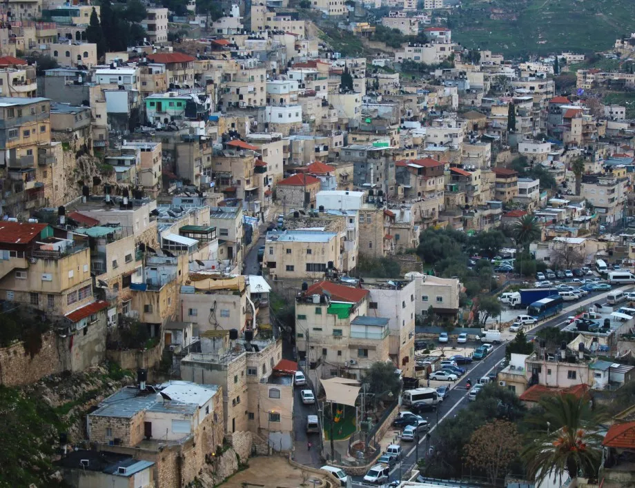 Израел строи над 2300 домове за заселници 
