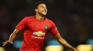 Любопитно: Вратарят на Уотфорд има повече точни удари от Джеси Лингард