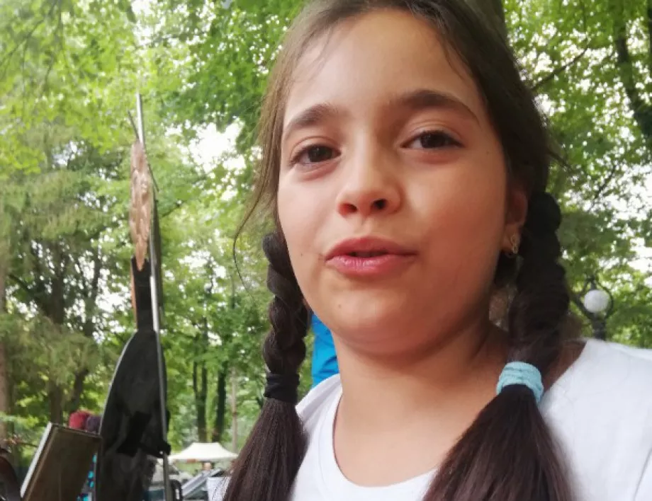 10-годишната Божидара се вдъхновява от езици, а пее като славей