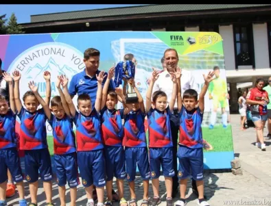 Кметът на община Банско посрещна хиляди бъдещи надежди на футбола
