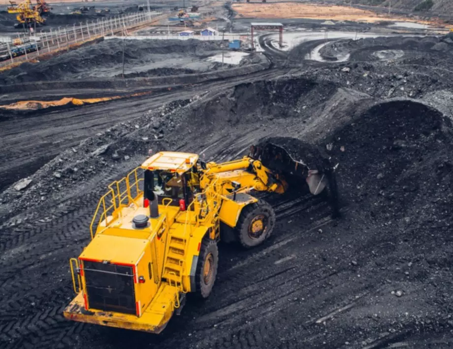Стотици полски миньори стачкуват под земята заради екоплановете на ЕС 