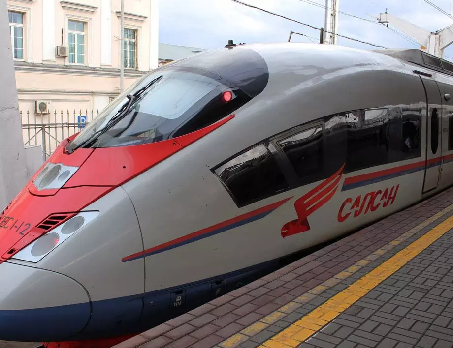 Влакове ще минават с до 250 км/ч по висящ железопътен мост в Китай