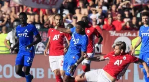 {{ otherArticle[0].article.title }}