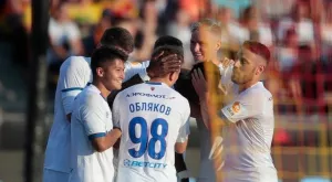 {{ otherArticle[0].article.title }}