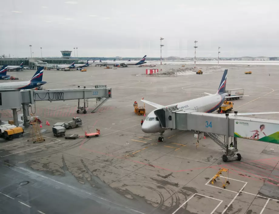 Заради технически проблем: Пътнически самолет за София се върна на летището в Москва