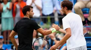 {{ otherArticle[0].article.title }}