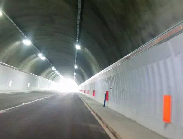 През нощта от 9 до 13 септември ще се спира движението през тунел „Кричим“